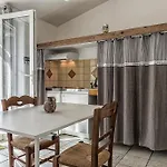 Ecuries Sainte Croix 4* Carcassonne
