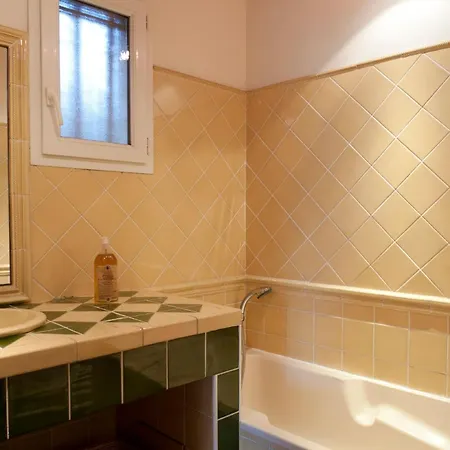 Ecuries Sainte Croix