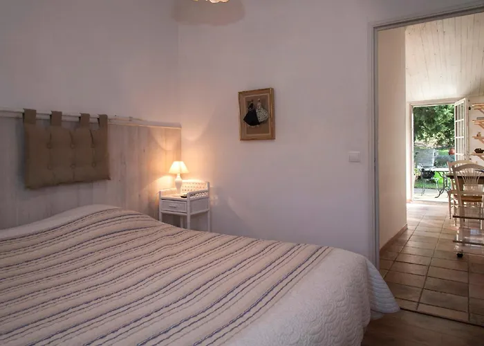 Alojamento de Acomodação e Pequeno-almoço Ecuries Sainte Croix