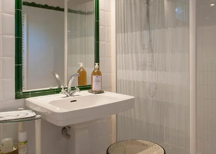 Alojamento de Acomodação e Pequeno-almoço Ecuries Sainte Croix 4*