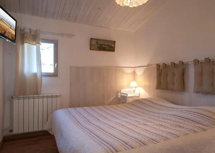 Ecuries Sainte Croix Carcassonne