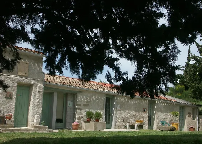 Ecuries Sainte Croix 4*