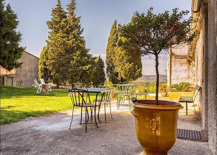 Alojamento de Acomodação e Pequeno-almoço Ecuries Sainte Croix 4*