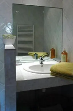 Ecuries Sainte Croix Bed & Breakfast 4*